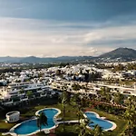 Locrimar Pool Real Padel Proximity