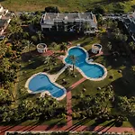 Locrimar Pool Real Padel Proximity