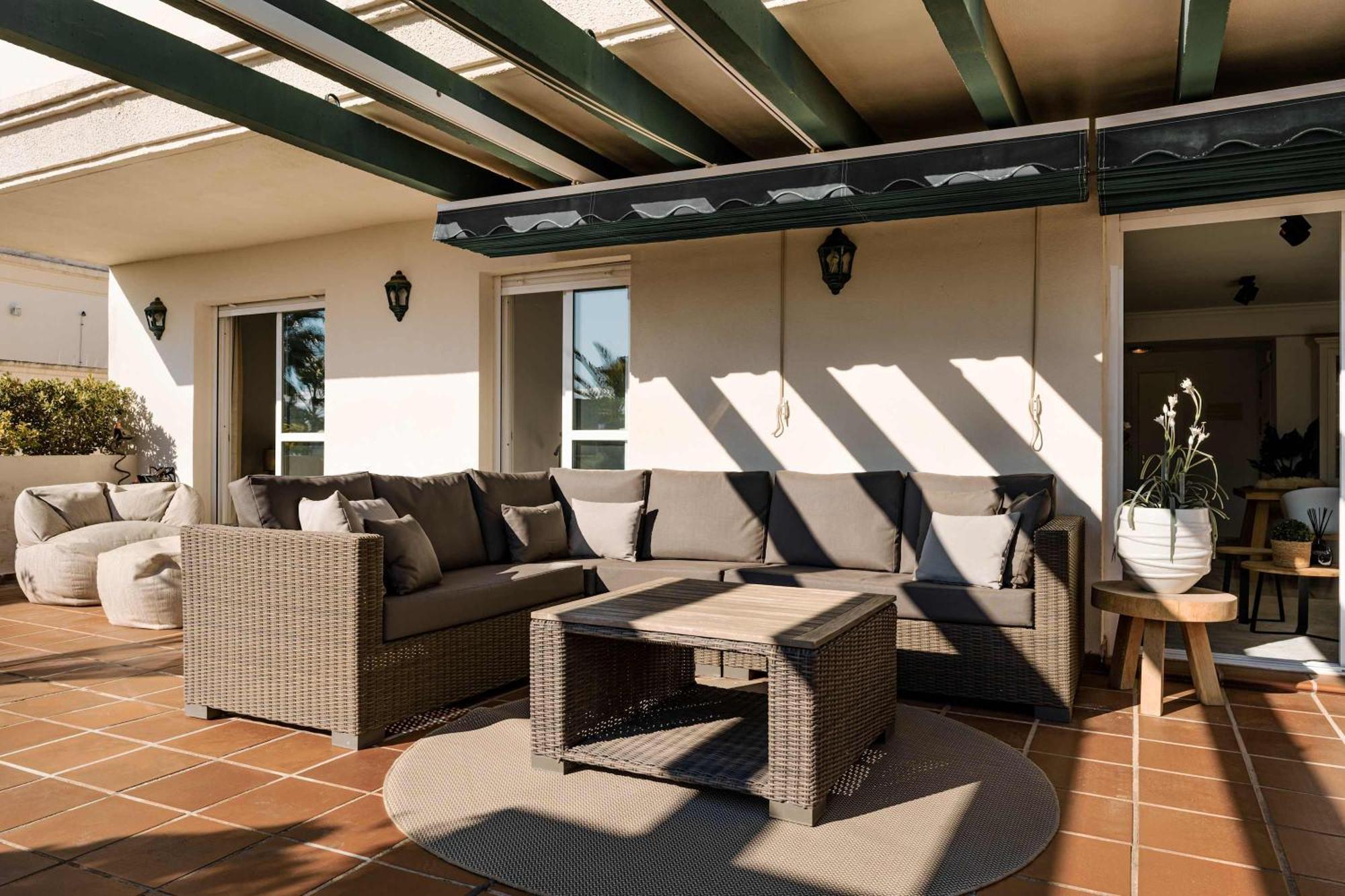 Locrimar Pool Real Padel Proximity * Marbella